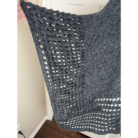 Do Everything in Love Shawl Wrap Kimono One Size Gray Open Front Crocheted Warm - Picture 4 of 11